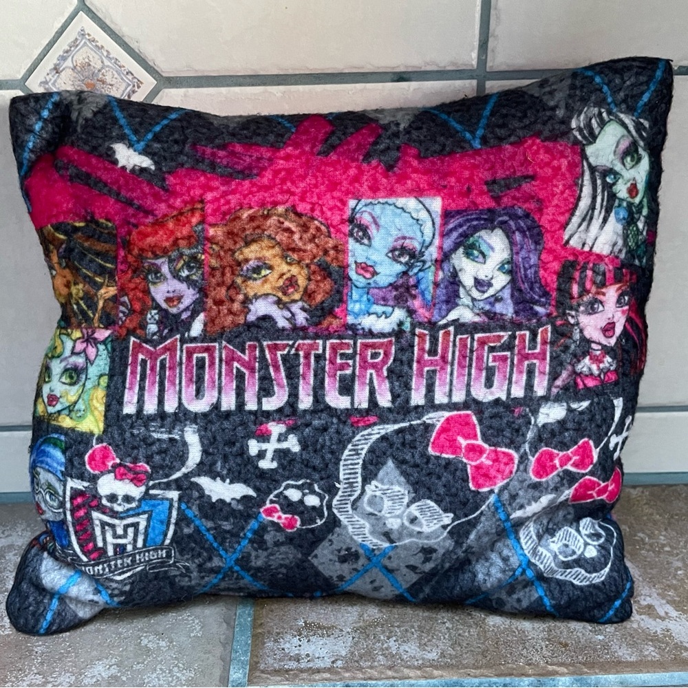 Monster High Throw Pillow
